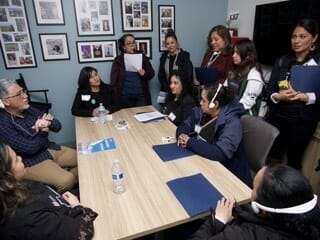 Los padres líderes se reúnen con los legisladores sobre SB 445, accesibilidad lingüística